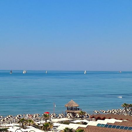 Hotel La Scaletta Лидо ди Остия Екстериор снимка