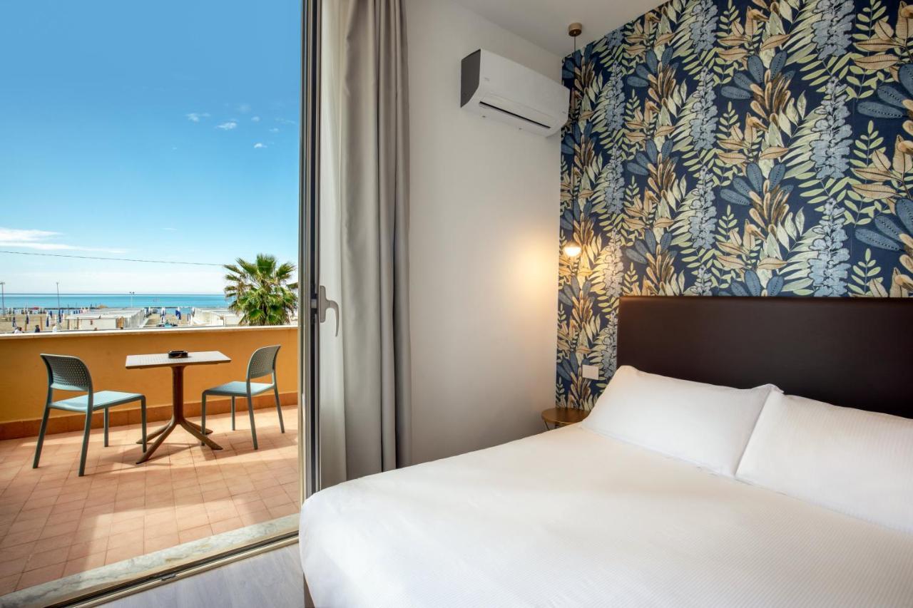 Hotel La Scaletta Лидо ди Остия Екстериор снимка