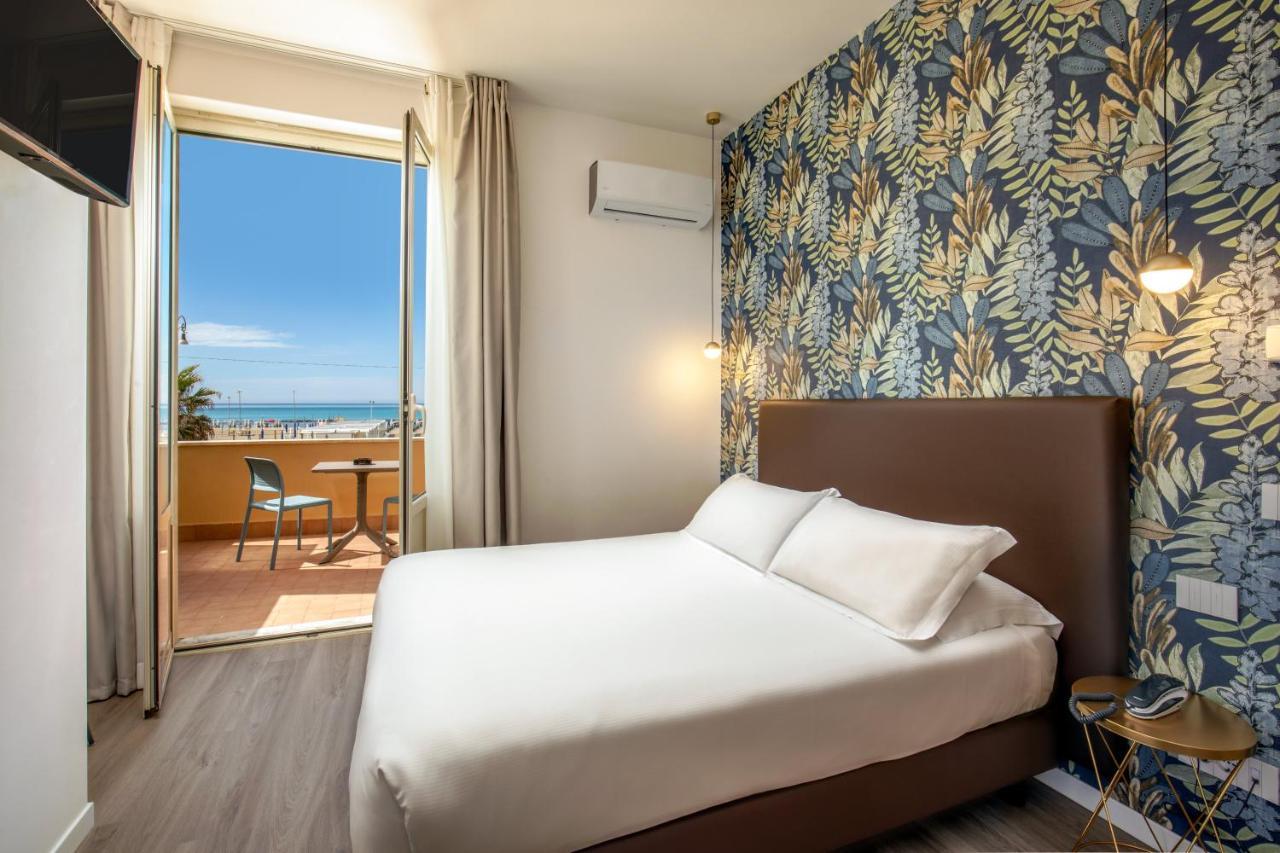Hotel La Scaletta Лидо ди Остия Екстериор снимка