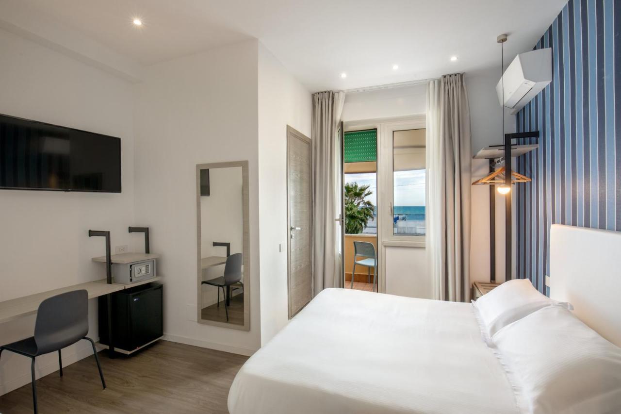 Hotel La Scaletta Лидо ди Остия Екстериор снимка