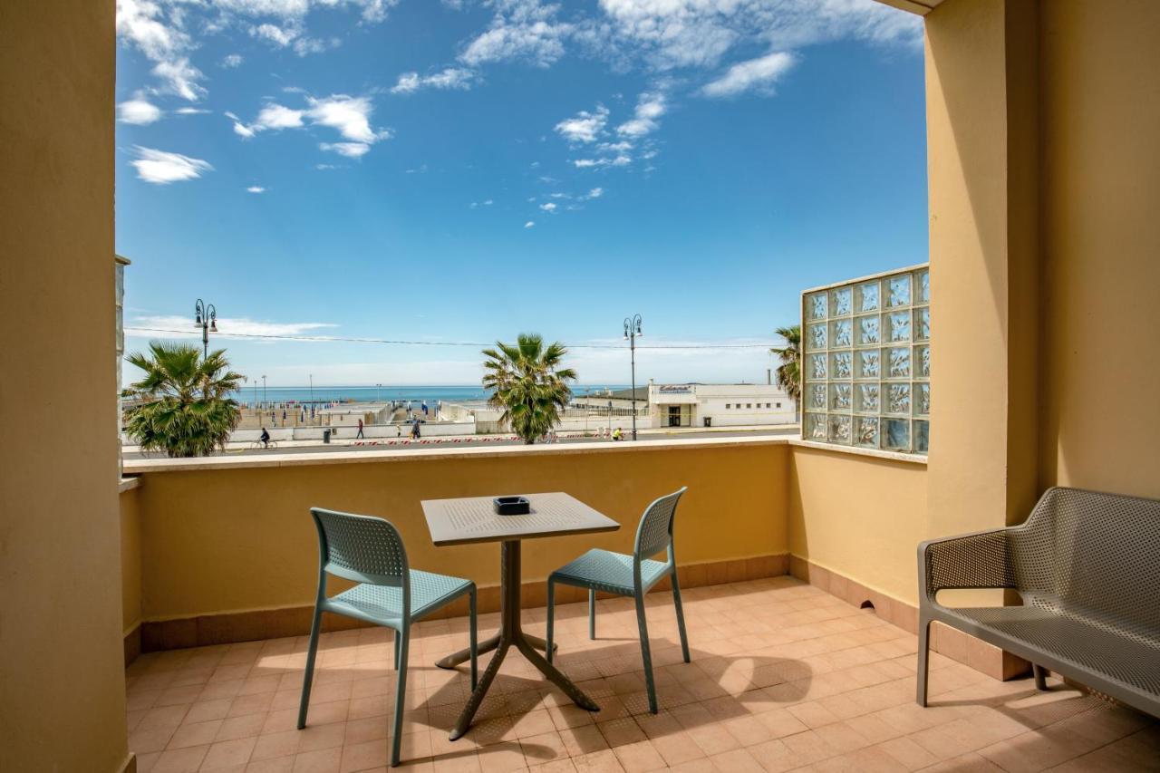 Hotel La Scaletta Лидо ди Остия Екстериор снимка